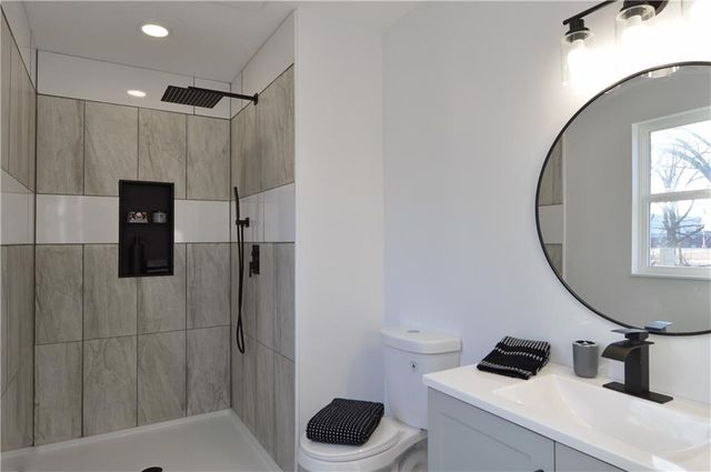 404 Lynn Street, Lawson, MO 64062