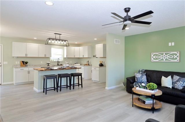 404 Lynn Street, Lawson, MO 64062