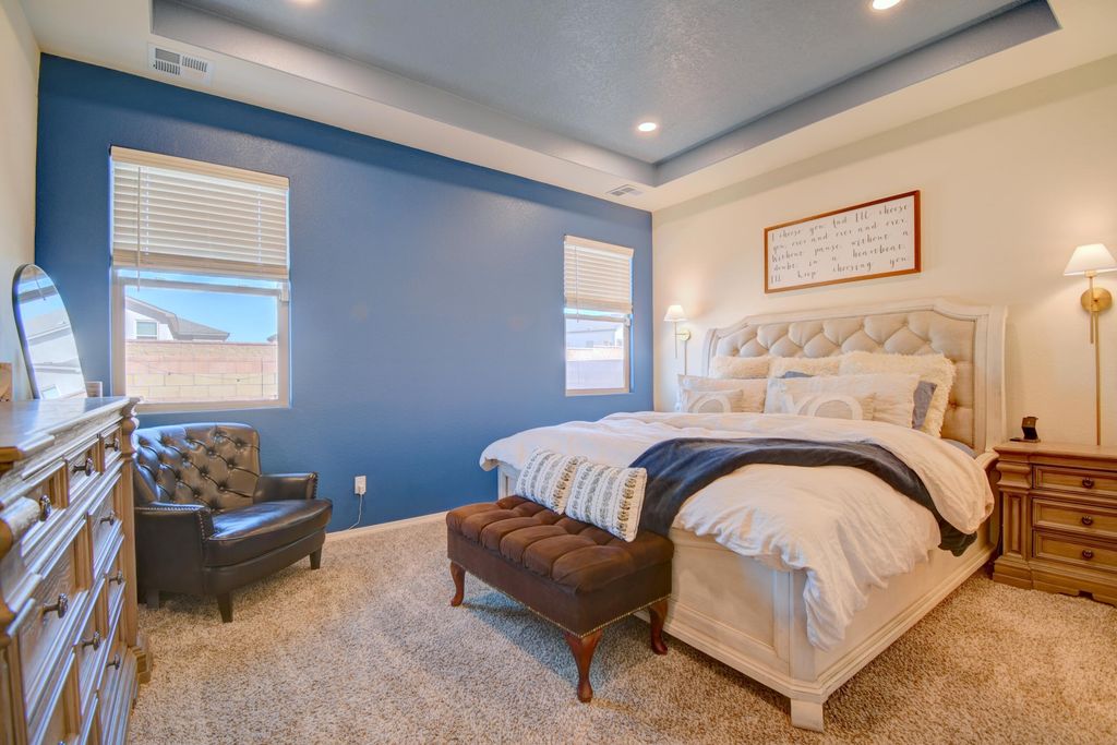 Image 10 of property listing at 2717 Camino Plata Loop NE, Rio Rancho, NM 87144