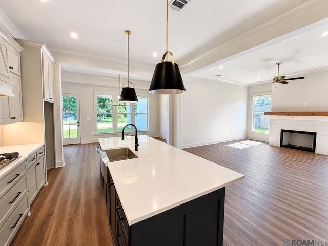 15952 J Baughman Aly, Walker, LA 70785