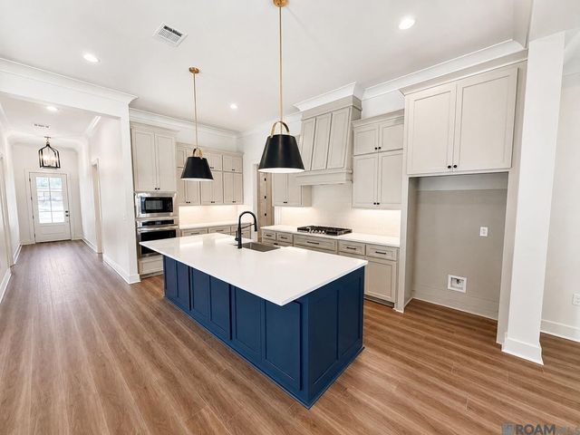 15952 J Baughman Aly, Walker, LA 70785