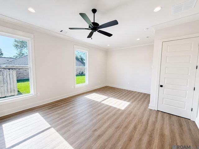 15952 J Baughman Aly, Walker, LA 70785