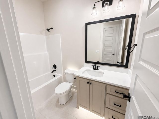 15952 J Baughman Aly, Walker, LA 70785
