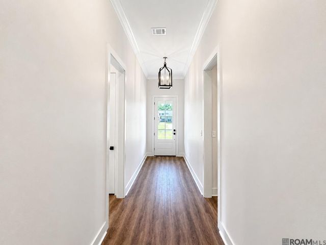 15952 J Baughman Aly, Walker, LA 70785