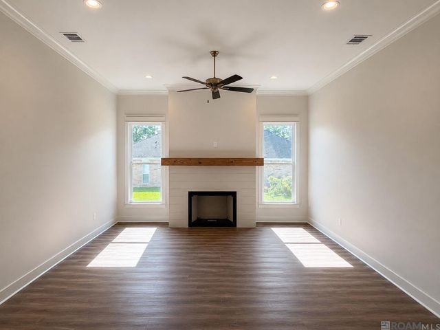 15952 J Baughman Aly, Walker, LA 70785