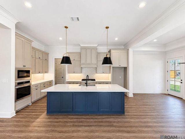 15952 J Baughman Aly, Walker, LA 70785