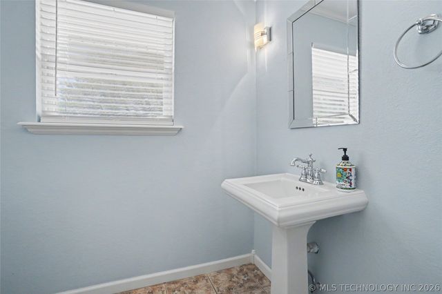 122 Lakeview Drive, Mannford, OK 74044