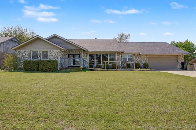 122 Lakeview Drive, Mannford, OK 74044