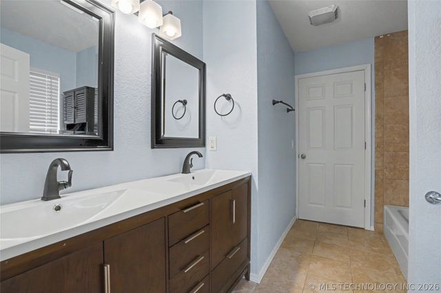 122 Lakeview Drive, Mannford, OK 74044