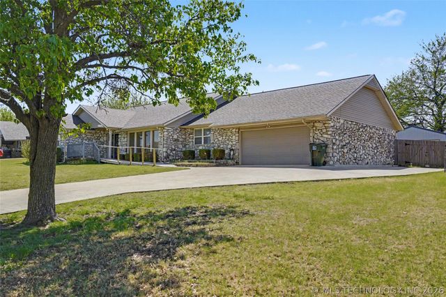 122 Lakeview Drive, Mannford, OK 74044