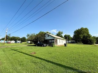 310 W Corporation Street, Henryetta, OK 74437