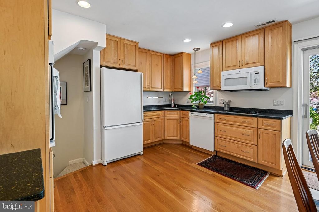 Image 5 of property listing at 1002 DREAMS LANDING WAY, Annapolis, MD 21401