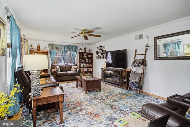 932 SHIREMONT DR, Mechanicsburg, PA 17050