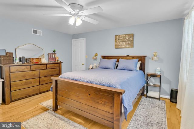 932 SHIREMONT DR, Mechanicsburg, PA 17050