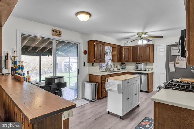 932 SHIREMONT DR, Mechanicsburg, PA 17050