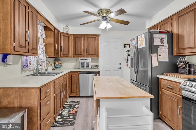 932 SHIREMONT DR, Mechanicsburg, PA 17050
