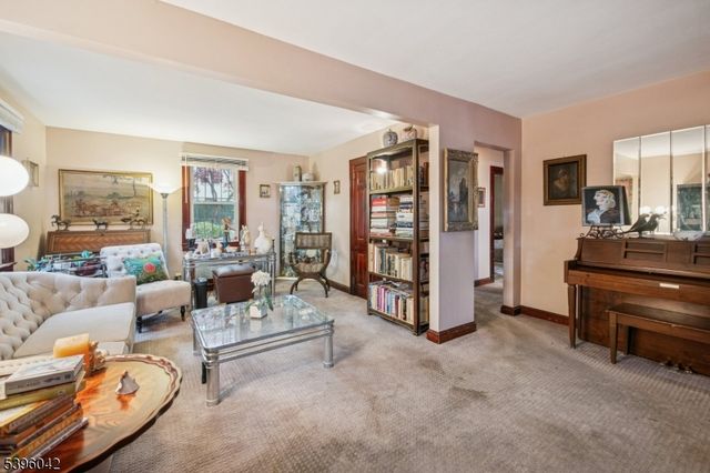 90 Ardmore Ave, Clifton City, NJ 07014