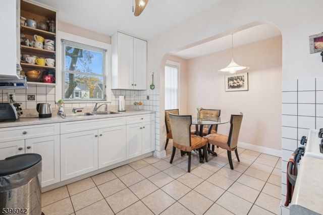 90 Ardmore Ave, Clifton City, NJ 07014