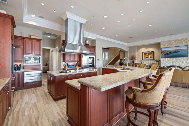 101 Matern CT, Horseshoe Bay, TX 78657