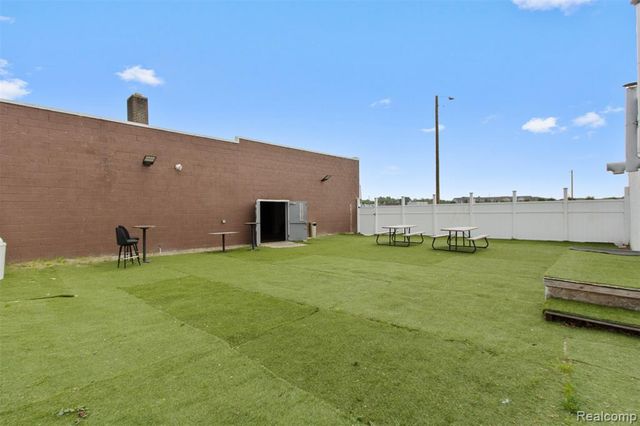 8633 Southfield Road, Detroit, MI 48228