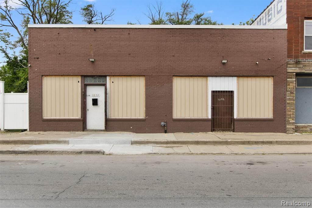 8633 Southfield Road, Detroit, MI 48228