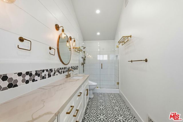 6647 W 82nd Street, Los Angeles, CA 90045