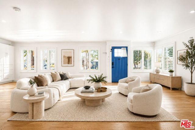 6647 W 82nd Street, Los Angeles, CA 90045