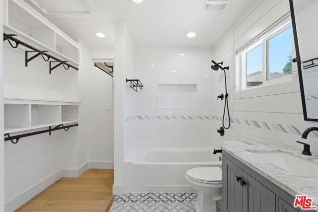 6647 W 82nd Street, Los Angeles, CA 90045