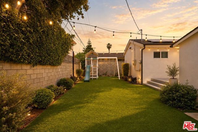 6647 W 82nd Street, Los Angeles, CA 90045