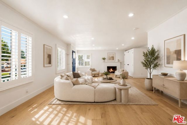 6647 W 82nd Street, Los Angeles, CA 90045