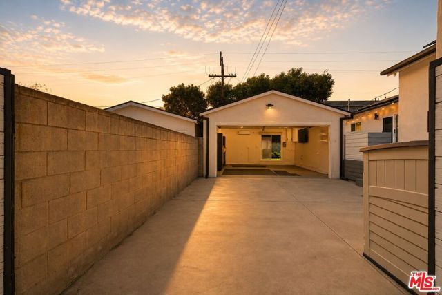 6647 W 82nd Street, Los Angeles, CA 90045
