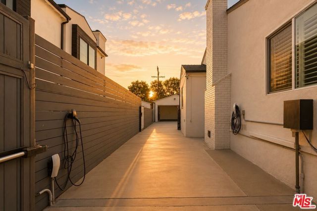 6647 W 82nd Street, Los Angeles, CA 90045
