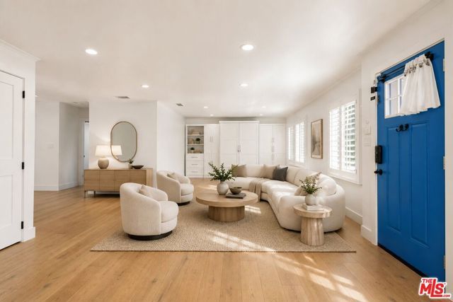 6647 W 82nd Street, Los Angeles, CA 90045