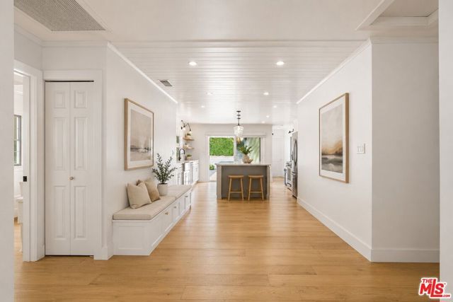 6647 W 82nd Street, Los Angeles, CA 90045