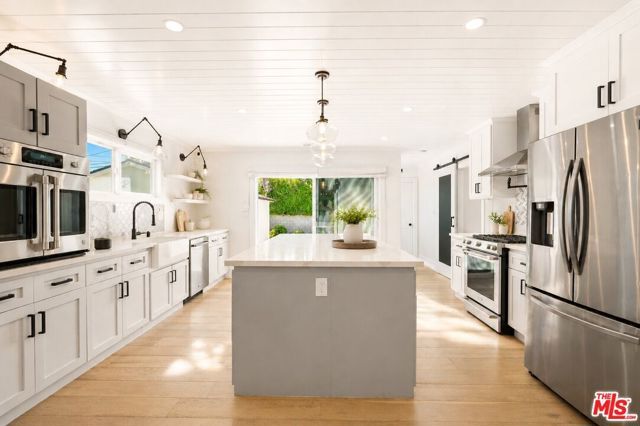 6647 W 82nd Street, Los Angeles, CA 90045