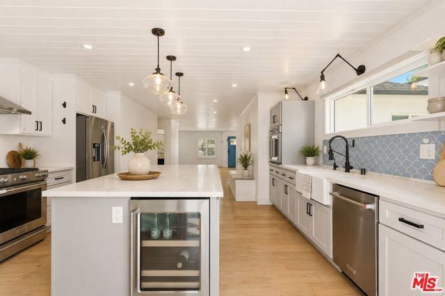 6647 W 82nd Street, Los Angeles, CA 90045