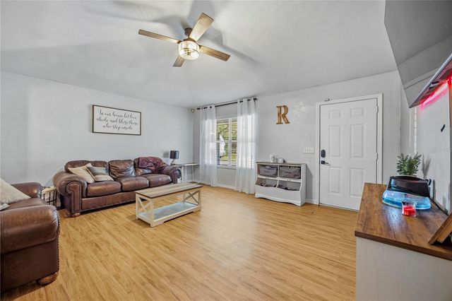 111 SW PRAIRIE STREET, Lake City, FL 32024