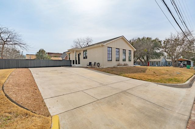 321 S Columbia Street, Stephenville, TX 76401