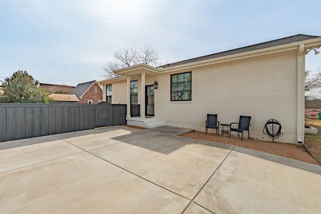 321 S Columbia Street, Stephenville, TX 76401