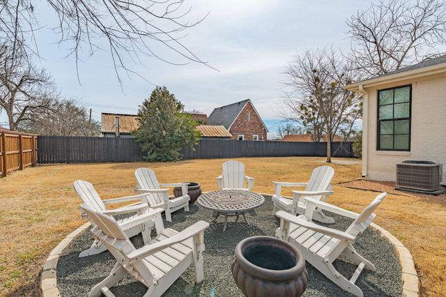 321 S Columbia Street, Stephenville, TX 76401