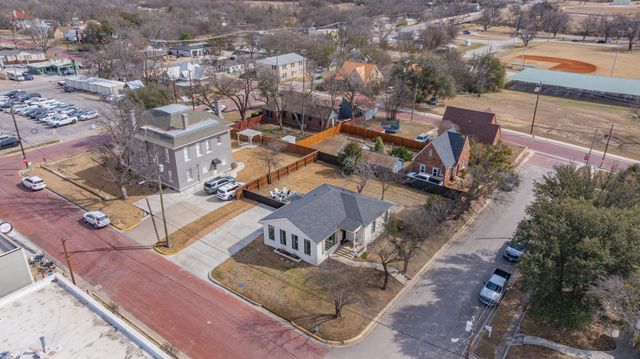 321 S Columbia Street, Stephenville, TX 76401