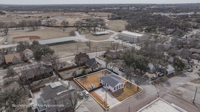321 S Columbia Street, Stephenville, TX 76401