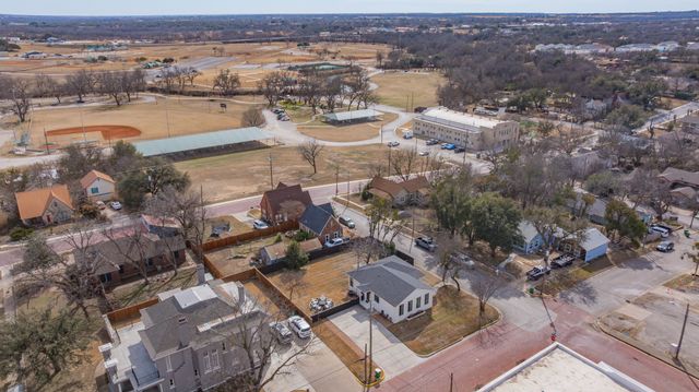321 S Columbia Street, Stephenville, TX 76401