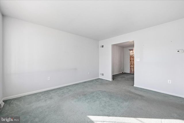 1828 CROOKED OAK DR, Lancaster, PA 17601