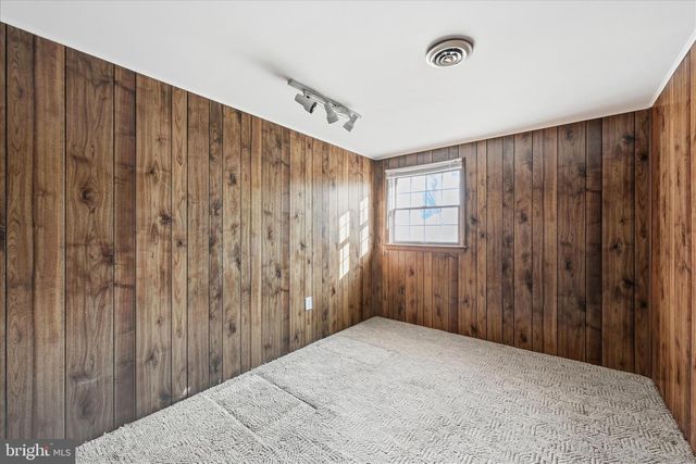 1828 CROOKED OAK DR, Lancaster, PA 17601