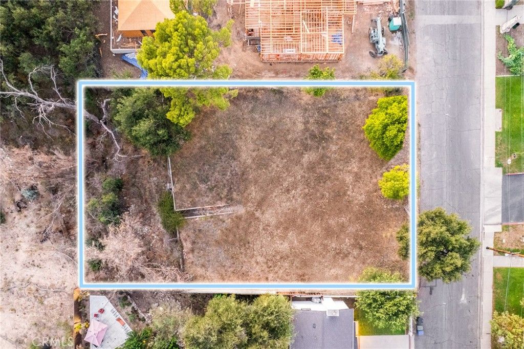 566 W Palm Street, Altadena, CA 91001