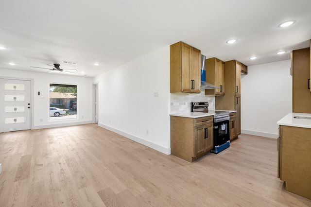 3323 Pacesetter Drive, Dallas, TX 75241