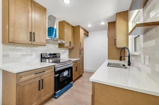 3323 Pacesetter Drive, Dallas, TX 75241