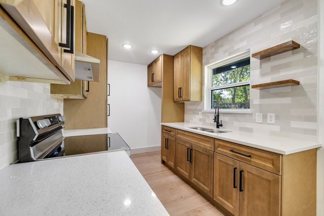 3323 Pacesetter Drive, Dallas, TX 75241