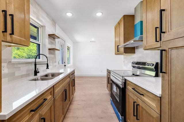 3323 Pacesetter Drive, Dallas, TX 75241